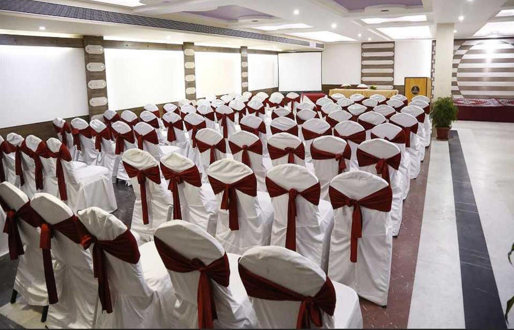 Palette Hotel Nisarga By Sunday Bhopal Exterior foto