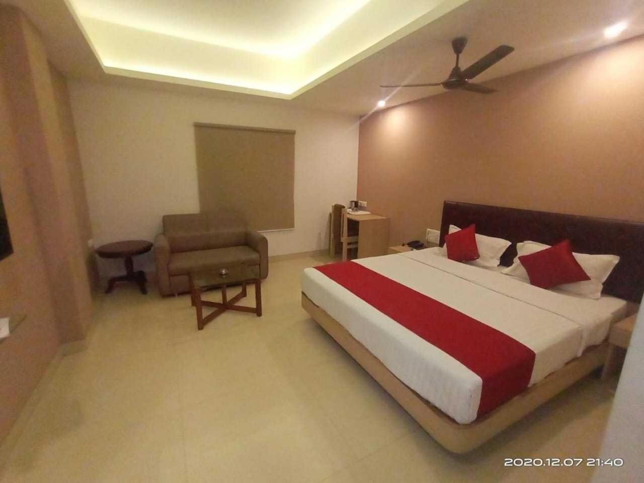 Palette Hotel Nisarga By Sunday Bhopal Exterior foto