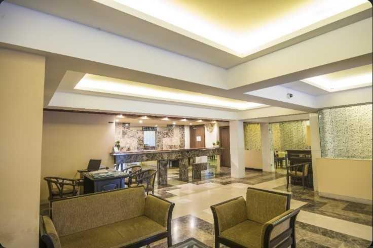 Palette Hotel Nisarga By Sunday Bhopal Exterior foto